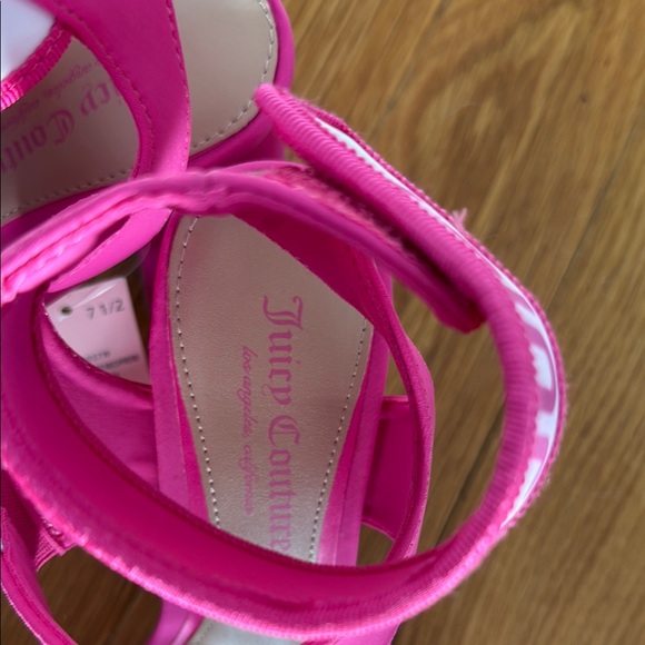 Juicy Couture Pink Sandals with Adjustable Straps - Picture 4 of 6